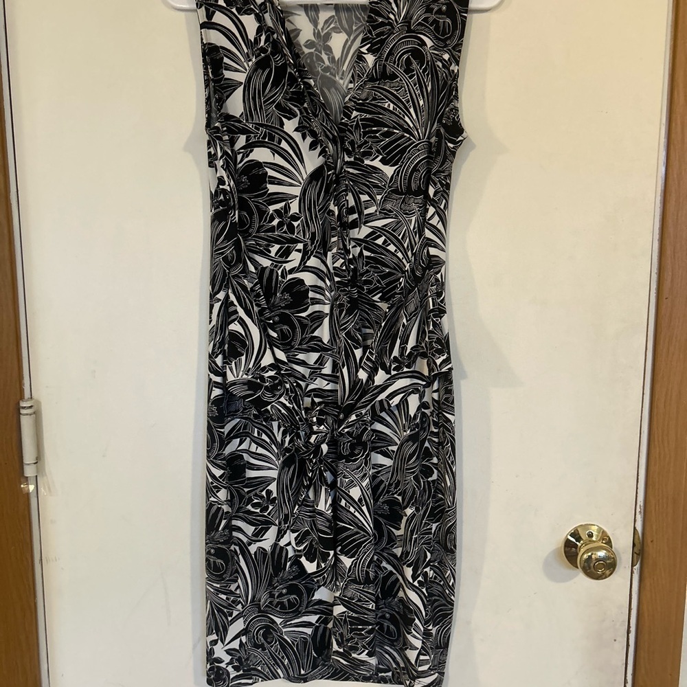 White House Black Market XS Novelty Parrot Tropical Black & White Tie Dress